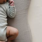 Housse en mousseline pour coussin Snuggle Me Lounger Curve - Bouleau - Institut MAIA