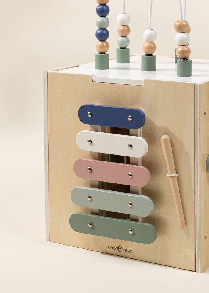 Cube d'activités en bois - Institut MAIA