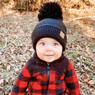 TUQUE EN TRICOT - À POMPON - Institut MAIA
