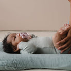 Housse en mousseline pour coussin Snuggle Me Lounger Curve - Ardoise - Institut MAIA