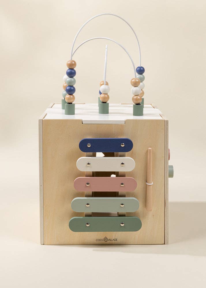 Cube d'activités en bois - Institut MAIA