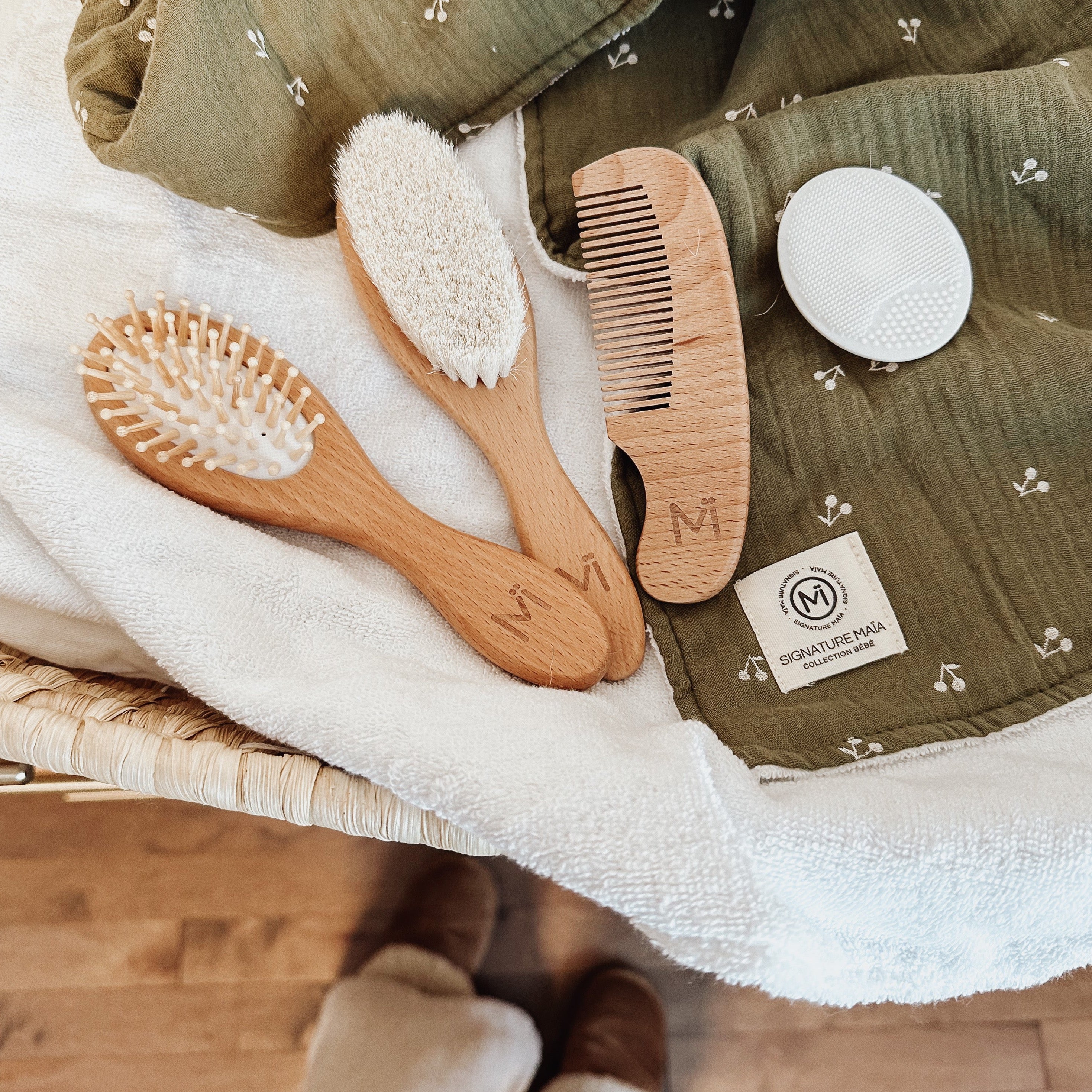 ENSEMBLE DE 4 BROSSES POUR BÉBÉ - Institut MAIA