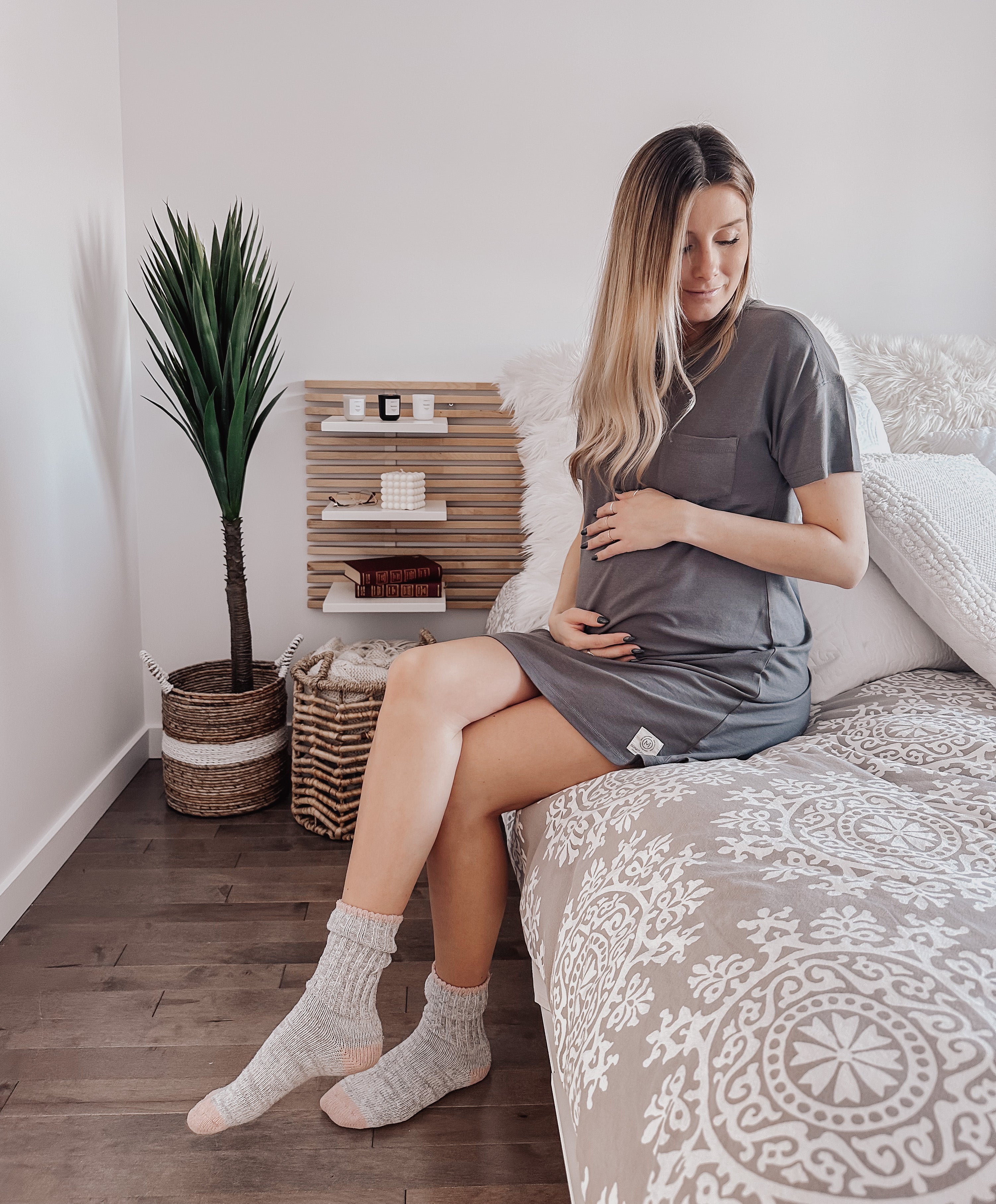 ROBE T-SHIRT DE MATERNITÉ AKNA - CHARCOAL - Institut MAIA