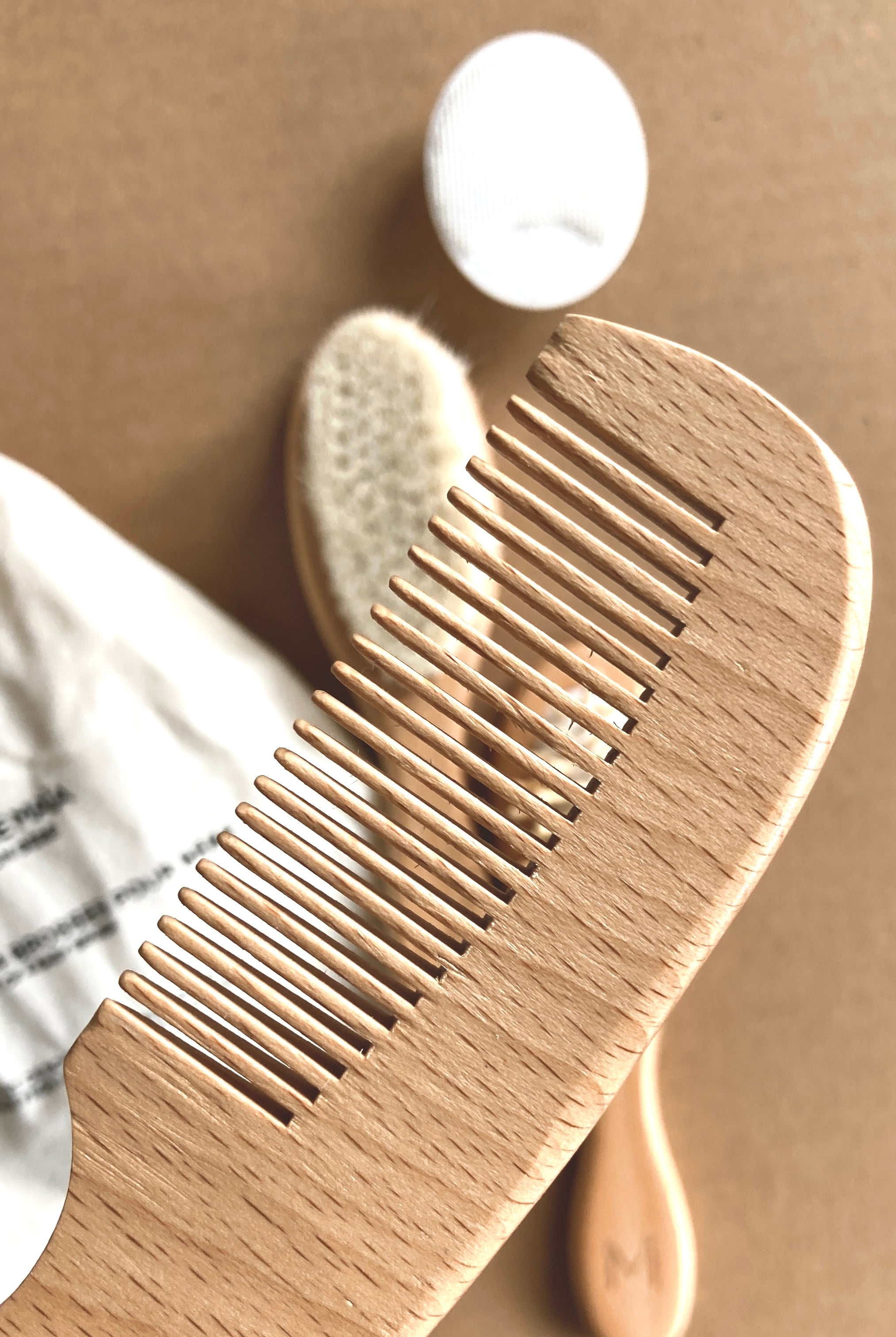 ENSEMBLE DE 4 BROSSES POUR BÉBÉ - Institut MAIA