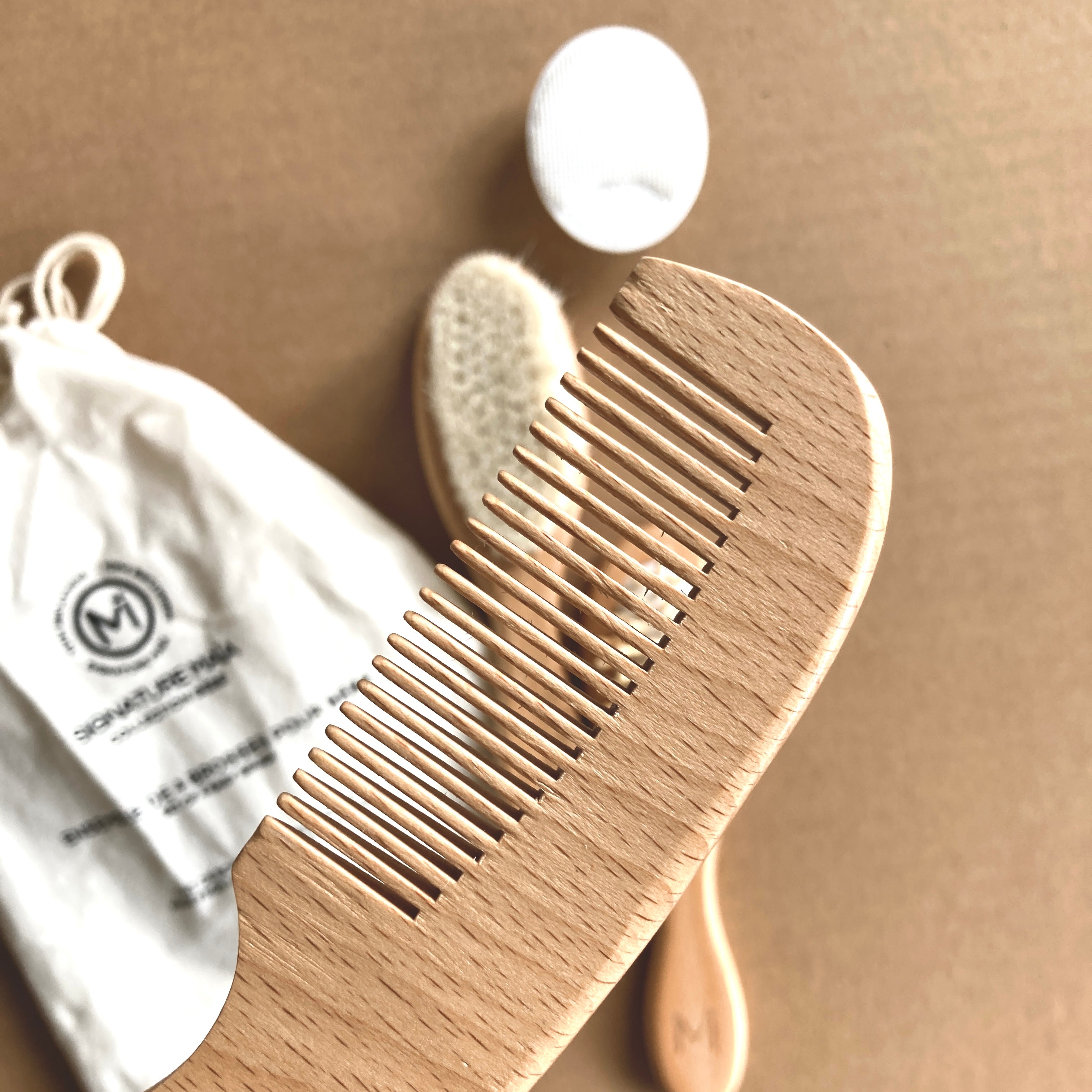 ENSEMBLE DE 4 BROSSES POUR BÉBÉ - Institut MAIA