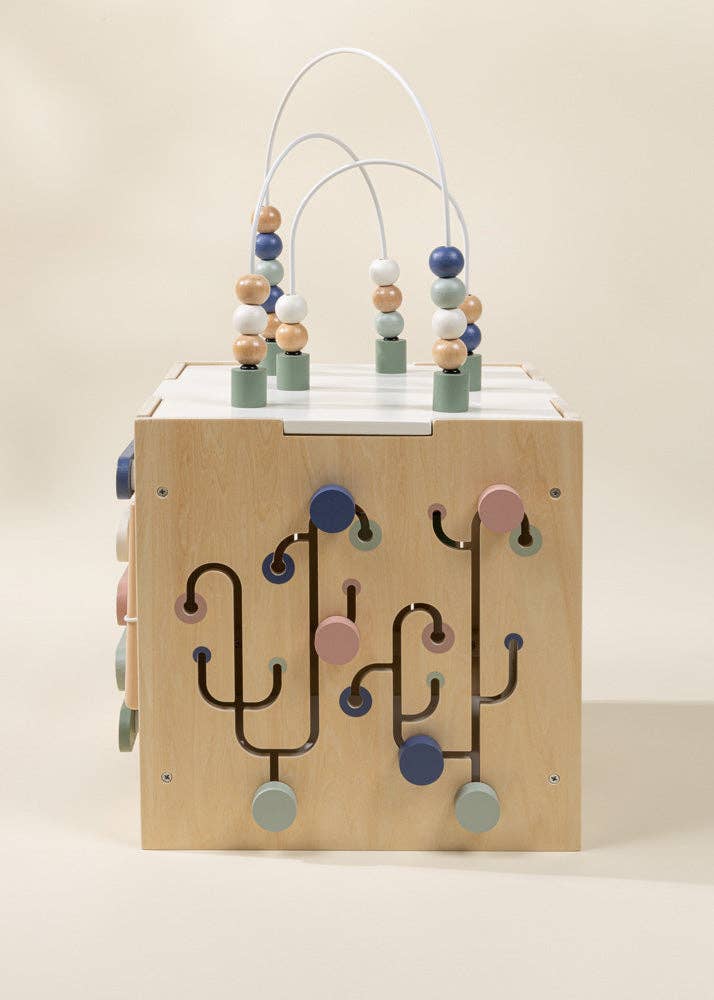 Cube d'activités en bois - Institut MAIA