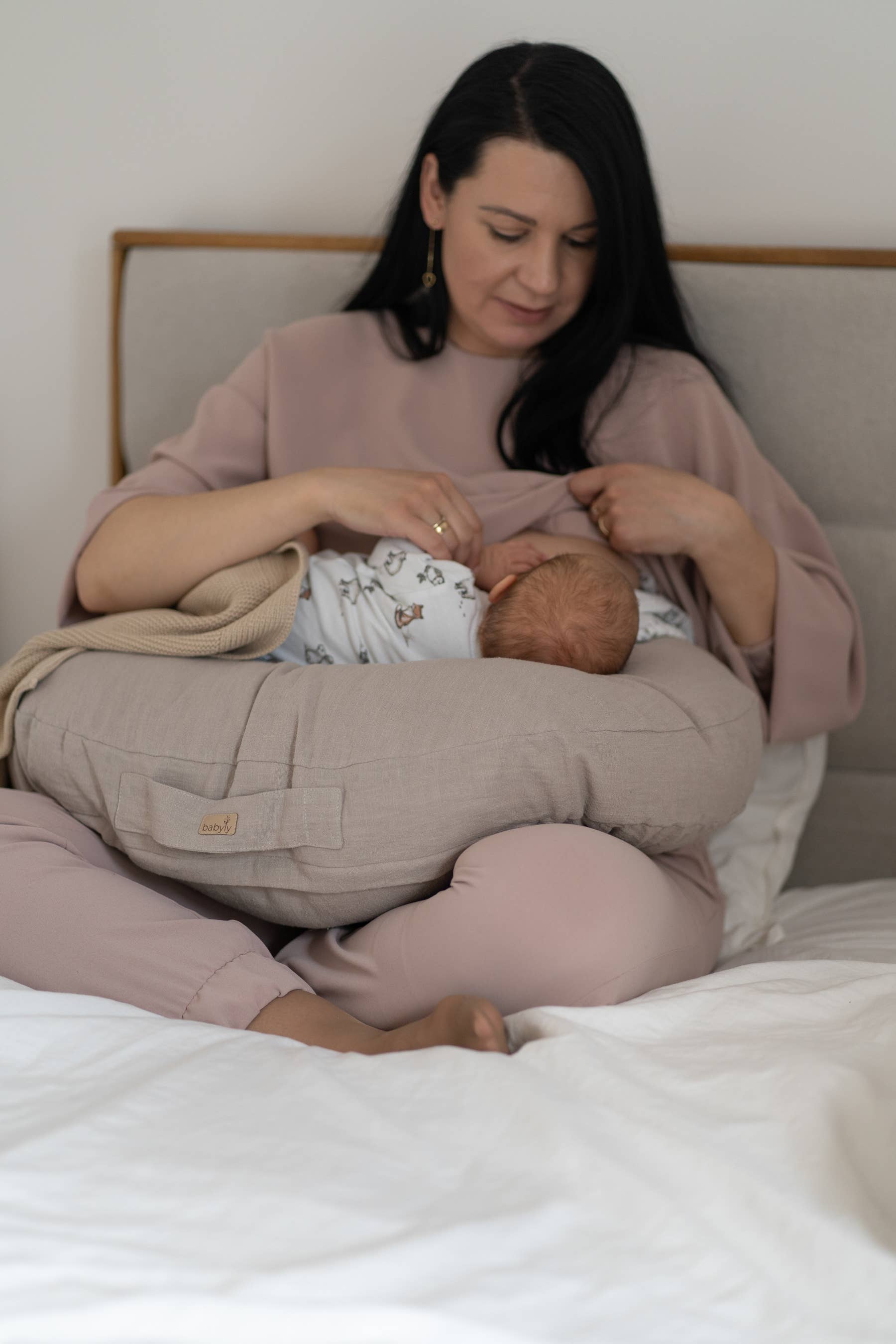 COUSSIN D’ALLAITEMENT EN LIN AVEC HOUSSE AMOVIBLE - Institut MAIA