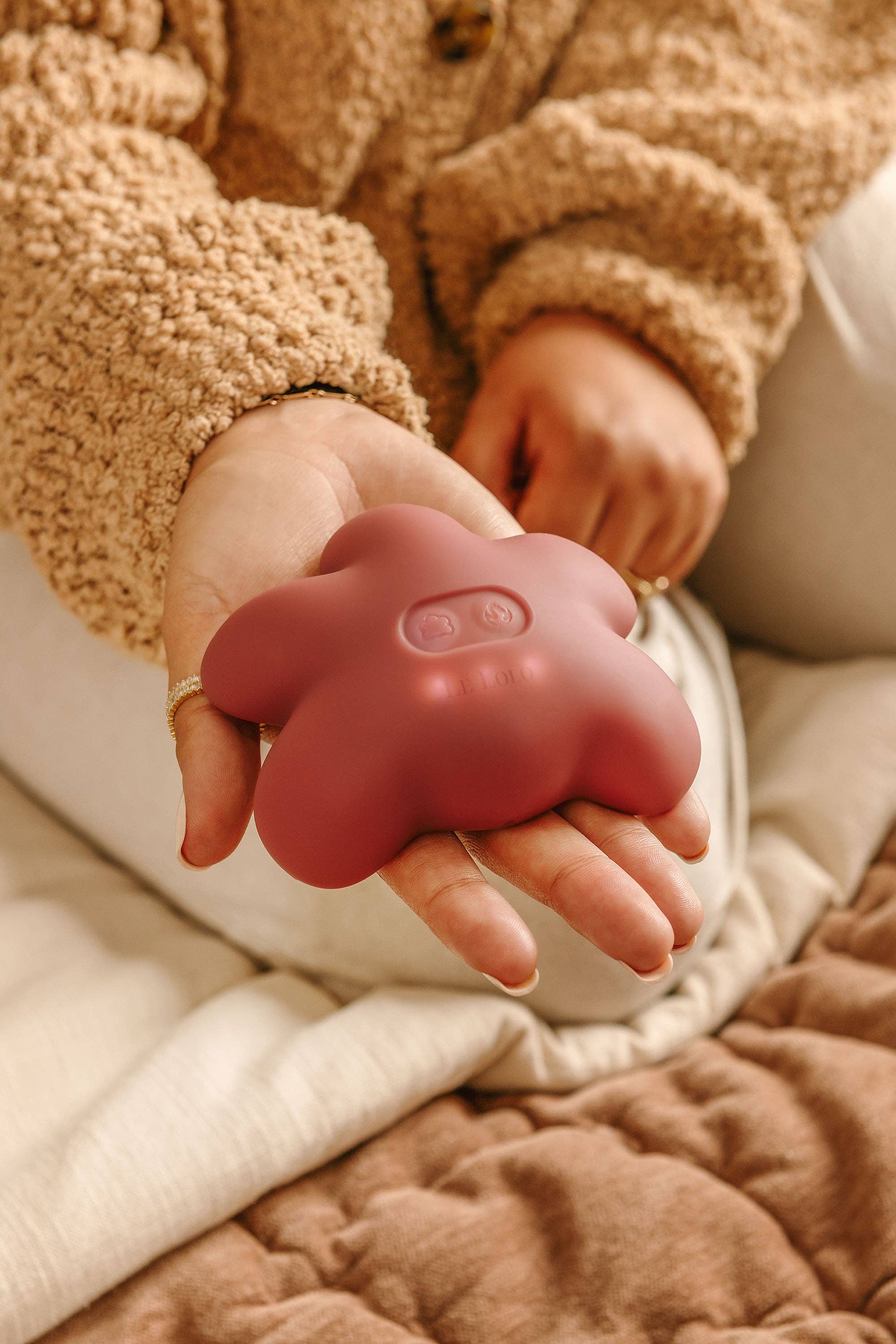 MASSEUR DE LACTATION EN FORME DE FLEUR - Institut MAIA