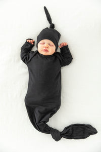 KNOTTED PAJAMA SET AND HAT - BLACK